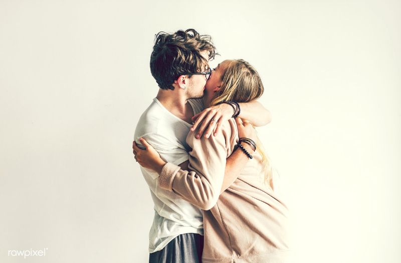 How To Know If A Guy Loves You Secretly : Top 20 Signs A Guy