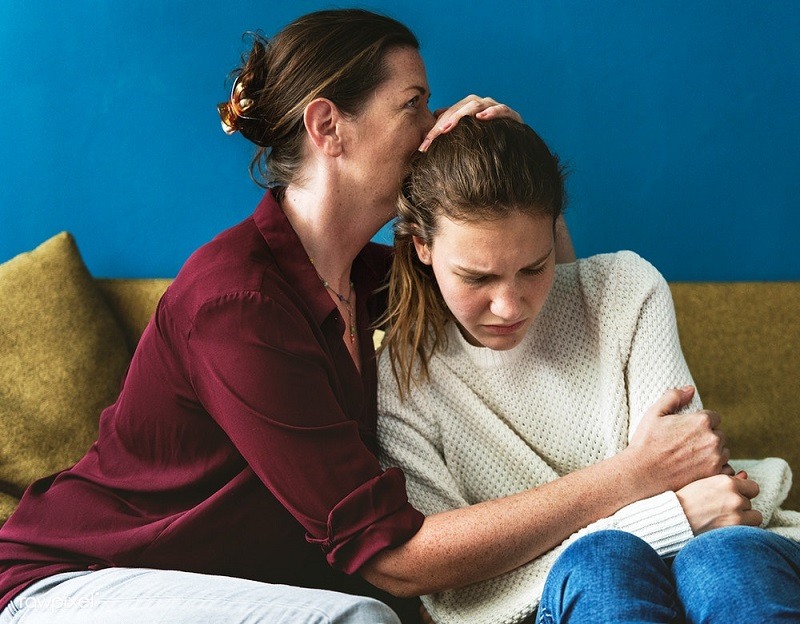When Should I Consider A Family Therapist Near Me? | Regain