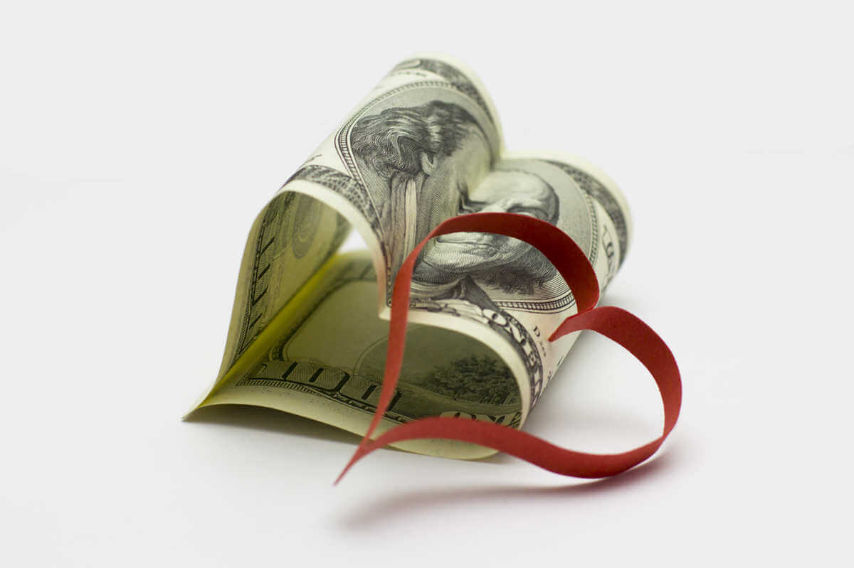 How To Deal With Money Issues While In A Relationship - 