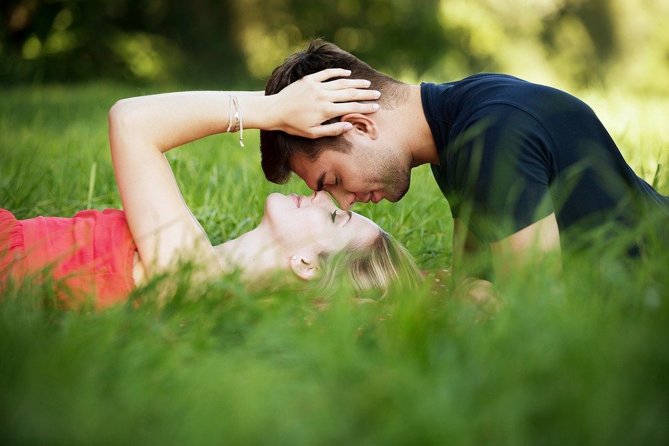 How To Make Your Girlfriend Feel Special In 12 Ways ReGain photo